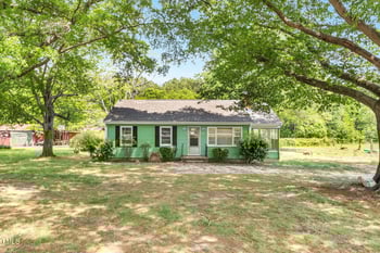 2677 Nc 39 , Henderson, NC 27537