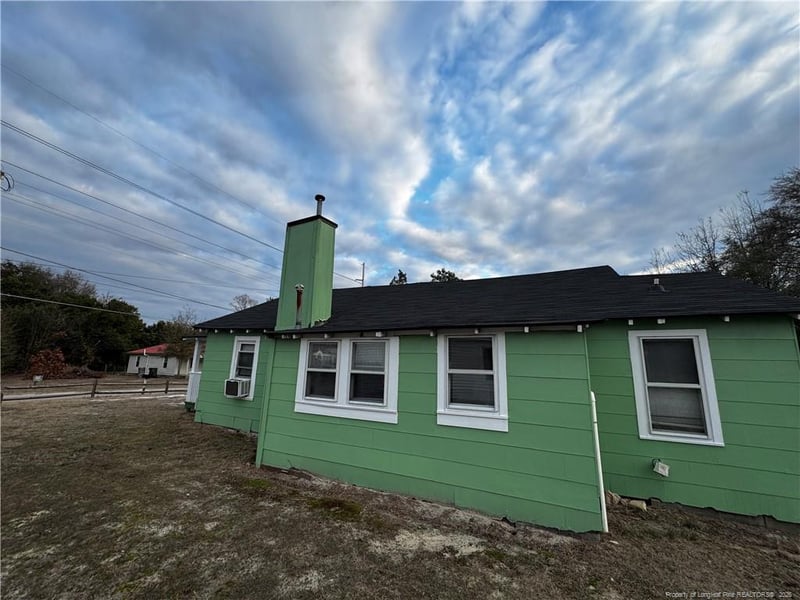 2678 Belhaven Rd, Fayetteville, NC 28306