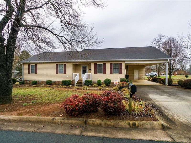 268 Bradley St, Burlington, NC 27215