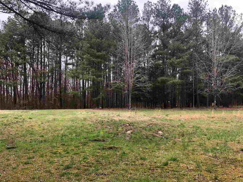 2686 W Lyon Station Rd, Creedmoor, NC 27522