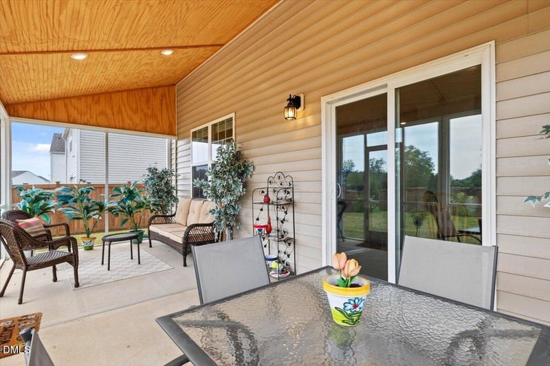 269 Blue Aspen Dr, Fuquay Varina, NC 27526