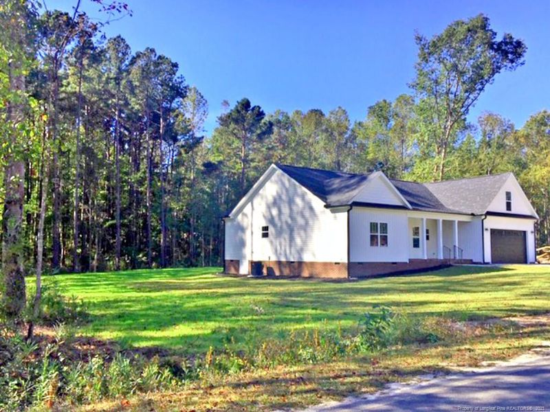 2691 Meadow View Ln, Sanford, NC 27332
