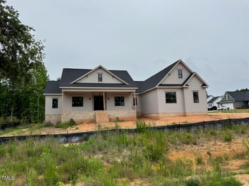27 Batten Hill Ln, Selma, NC 27576