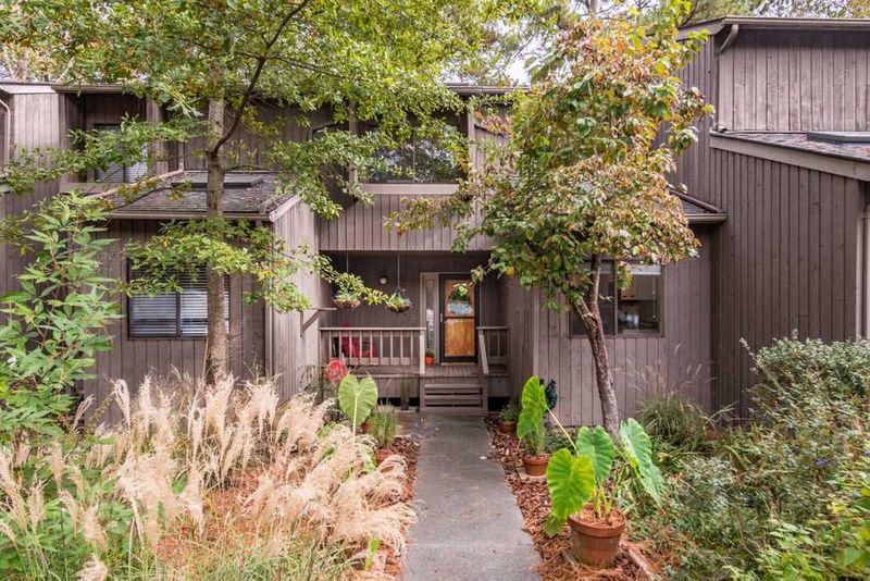 27 Bluff Trl, Chapel Hill, NC 27516