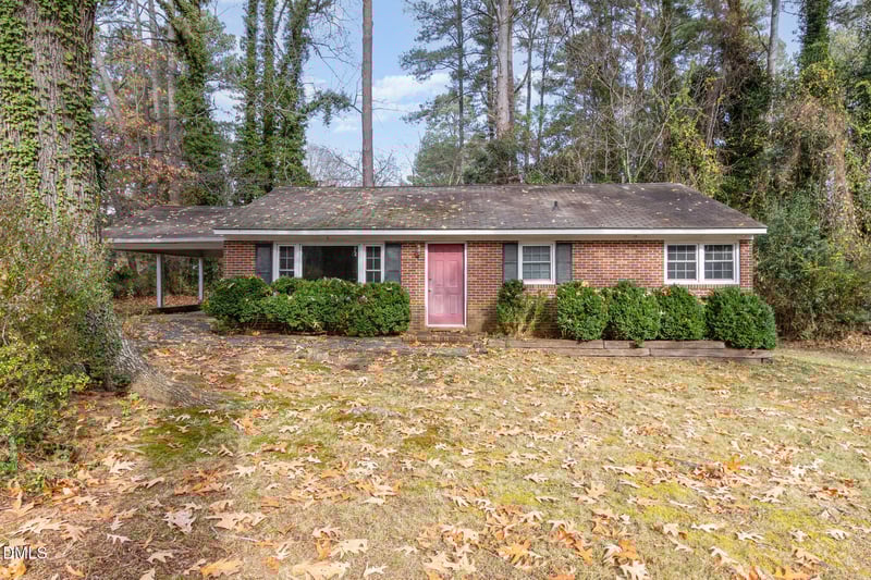 27 Circle Dr, Chapel Hill, NC 27516