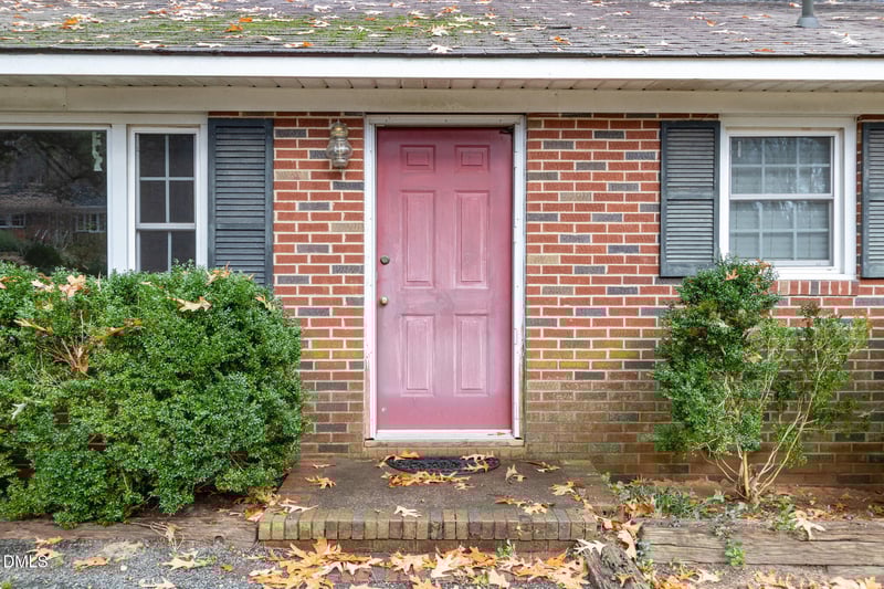 27 Circle Dr, Chapel Hill, NC 27516