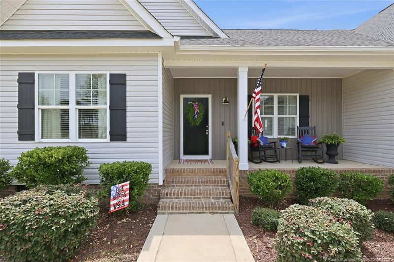 27 Copperhead Ln, Benson, NC 27504