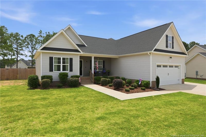 27 Copperhead Ln, Benson, NC 27504