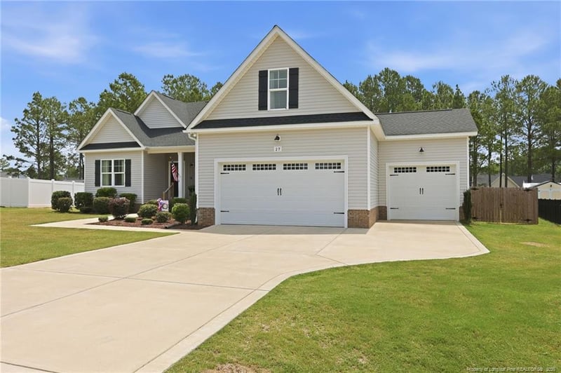 27 Copperhead Ln, Benson, NC 27504