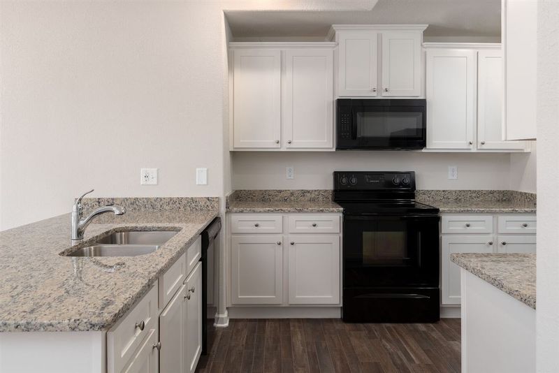 27 Doonbeg Dr, Fuquay Varina, NC 27526