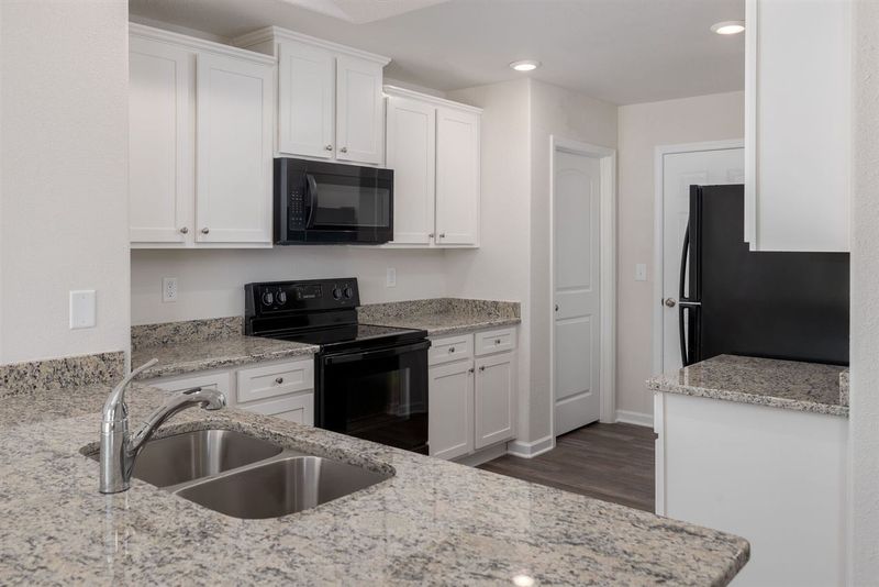 27 Doonbeg Dr, Fuquay Varina, NC 27526