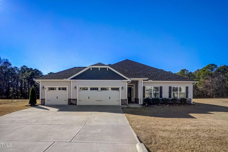 27 N Hawks Ridge Ln, Smithfield, NC 27577