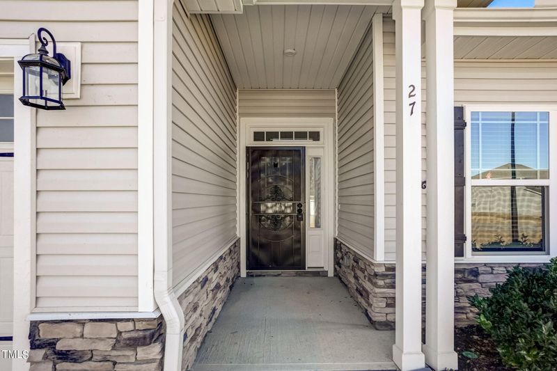 27 N Hawks Ridge Ln, Smithfield, NC 27577