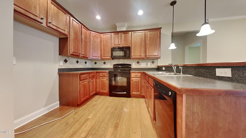 27 Saxon Ct, Clayton, NC 27527