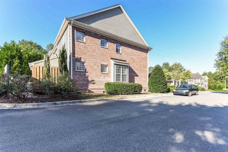 27 Scottish Ln, Durham, NC 27707