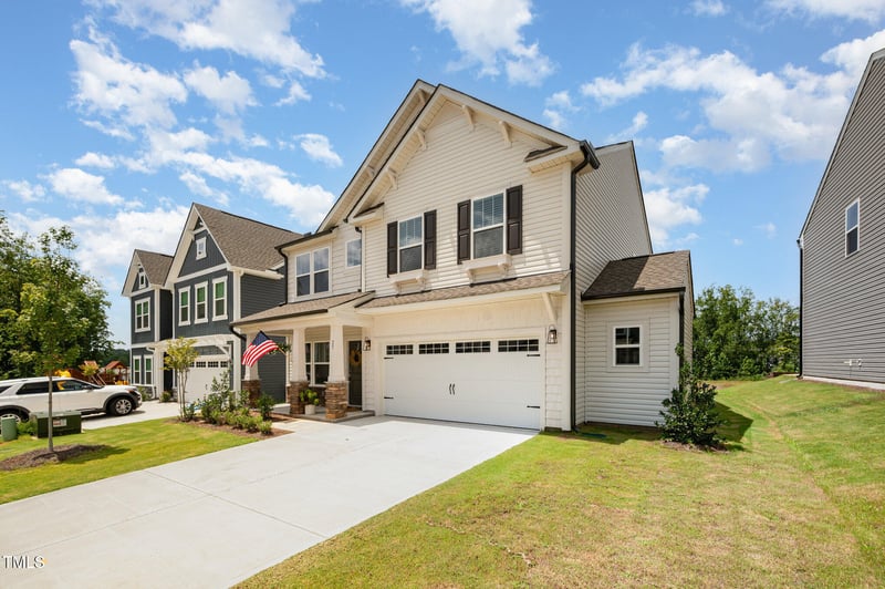 27 Silver Moon Ln, Clayton, NC 27527