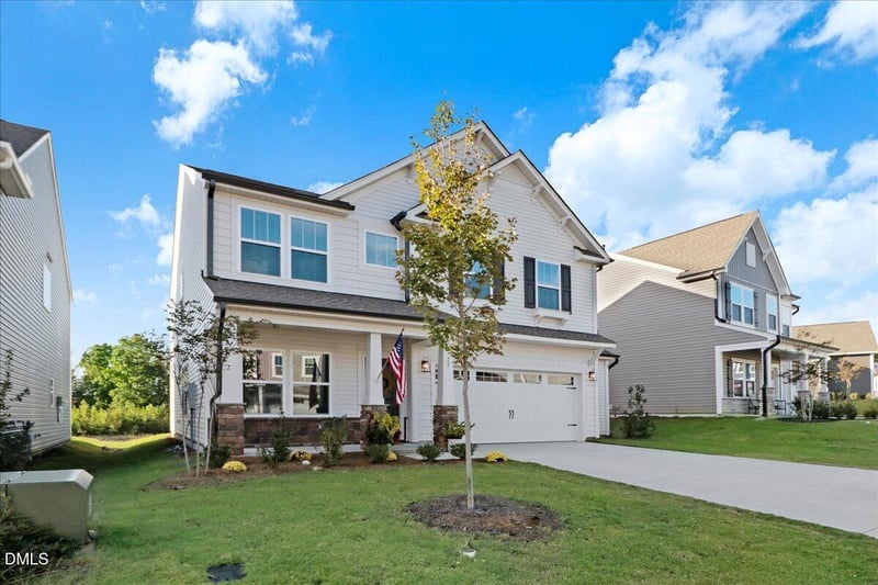 27 Silver Moon Ln, Clayton, NC 27527