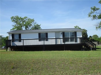 27 Skylark Ln, St Pauls, NC 28384