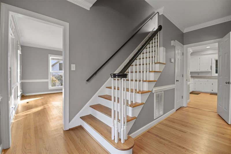 27 Southampton Pl, Durham, NC 27705