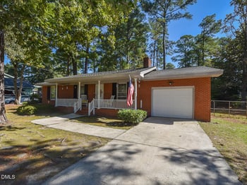 27 White Oak Dr, Smithfield, NC 27577