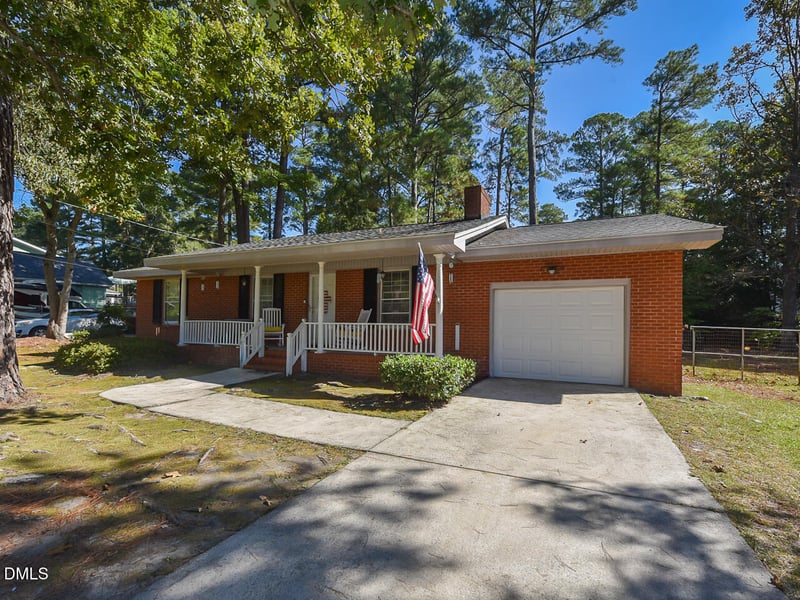 27 White Oak Dr, Smithfield, NC 27577