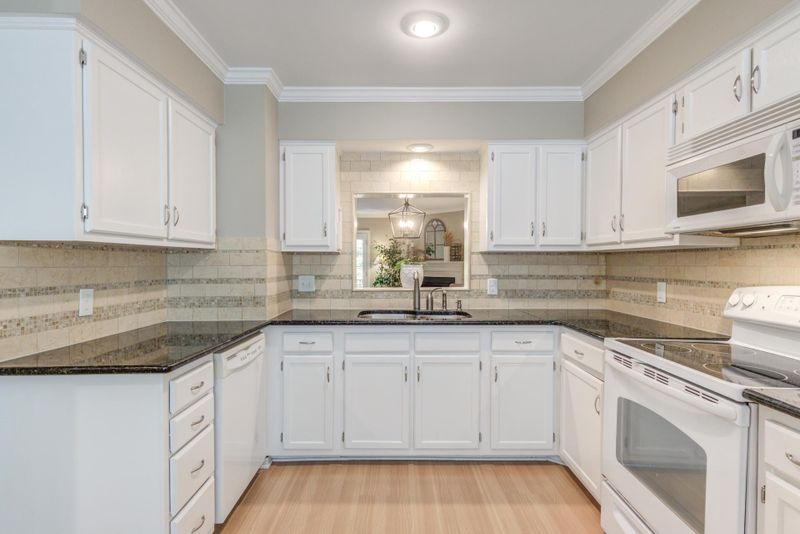 270 Beechtree Dr, Cary, NC 27513