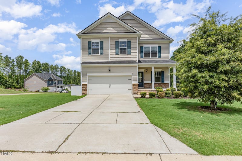 270 Cascade Knoll Dr, Clayton, NC 27527