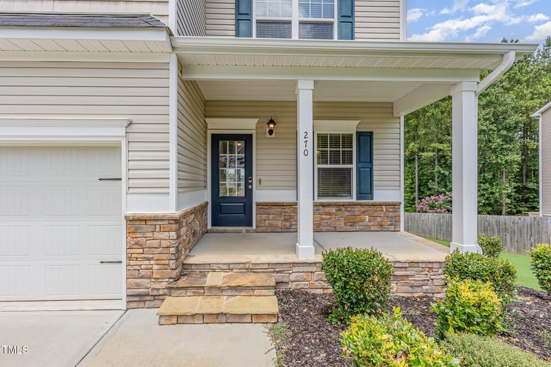 270 Cascade Knoll Dr, Clayton, NC 27527