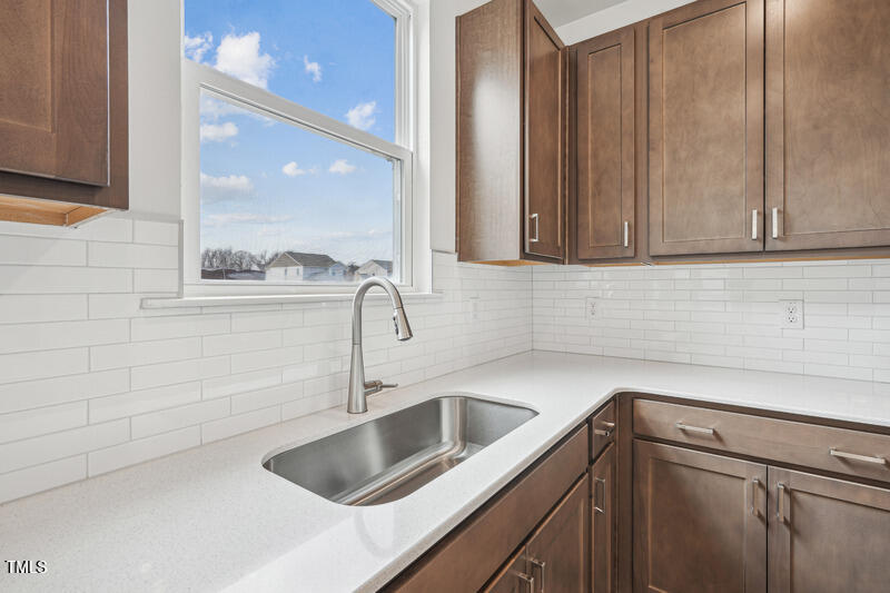 270 Chestnut Oak Ln, Lillington, NC 27546