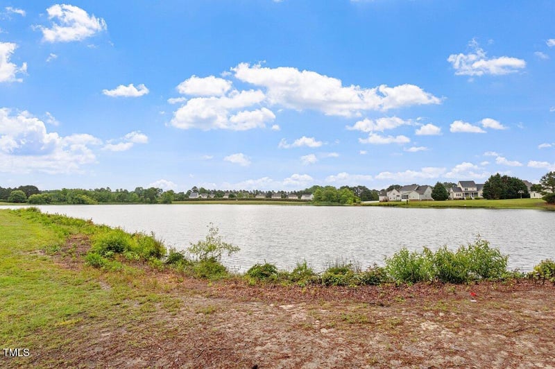 270 Wembley Dr, Clayton, NC 27527