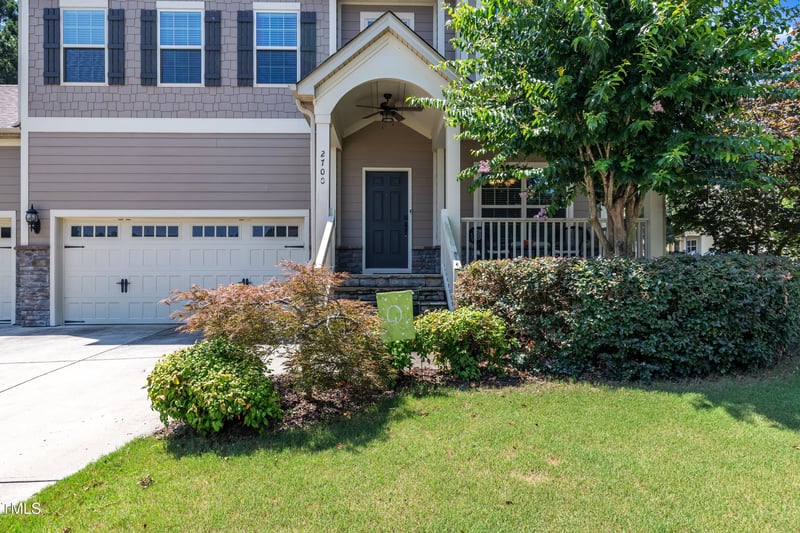 2700 Banks Lake Ct, Fuquay Varina, NC 27526