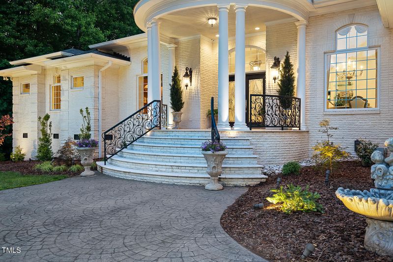 2700 Bernard Cir, Durham, NC 27705