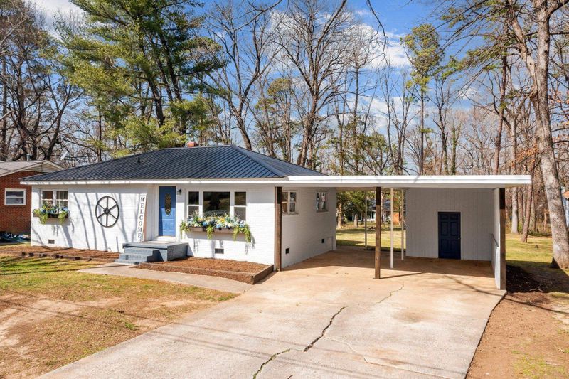 2700 Fairlawn Rd, Durham, NC 27705