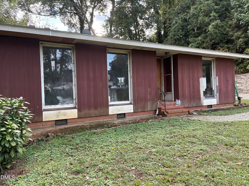 2700 Manning Pl, Raleigh, NC 27608