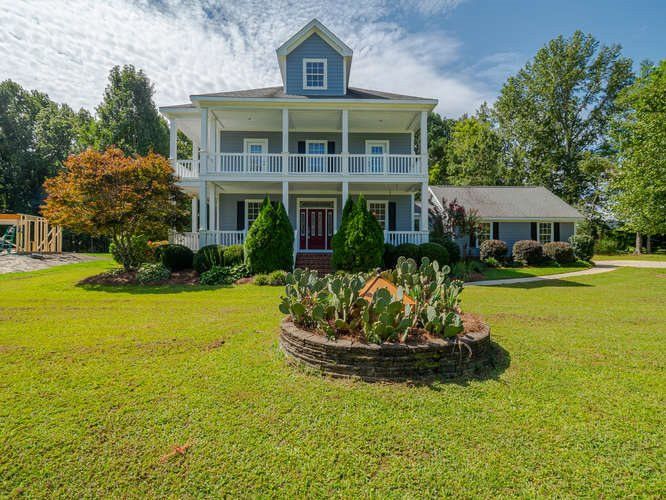 2700 Stonewalk Ct, Zebulon, NC 27597