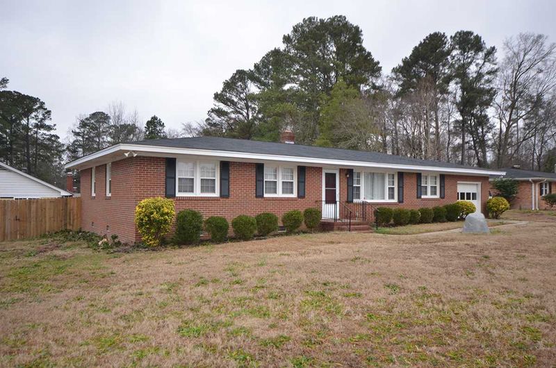 2701 Dove Ln, Raleigh, NC 27604