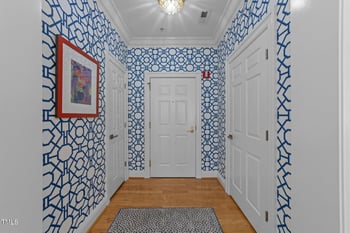 2701 Glenwood Gardens Ln, Raleigh, NC 27608