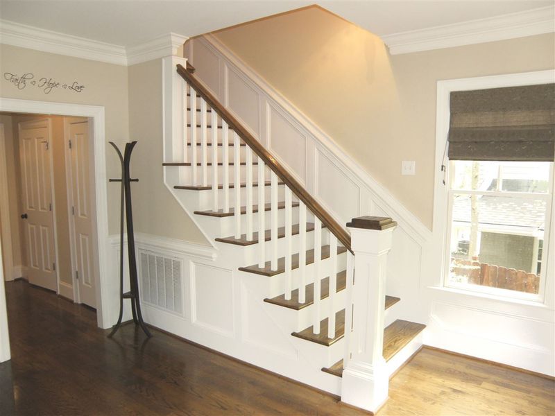 2702 Bedford Ave, Raleigh, NC 27607