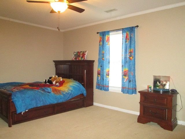 2702 Sunnybrook Dr, Sanford, NC 27330
