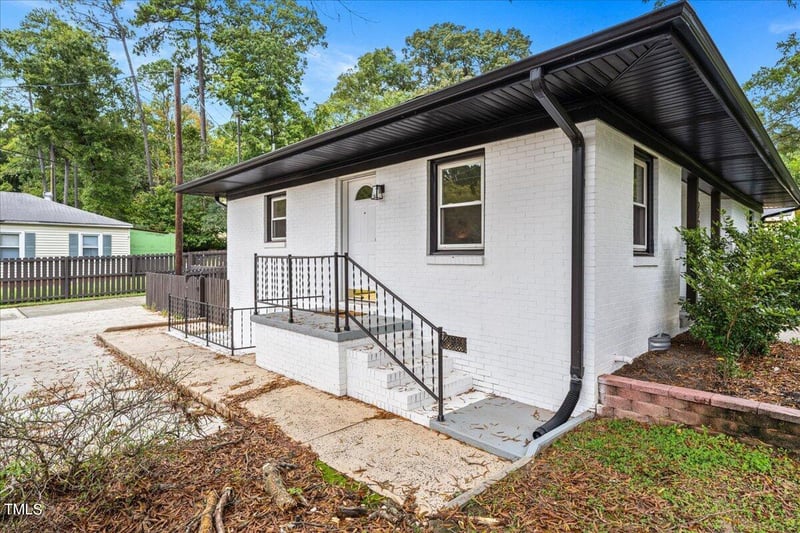 2703 Broad St, Durham, NC 27704
