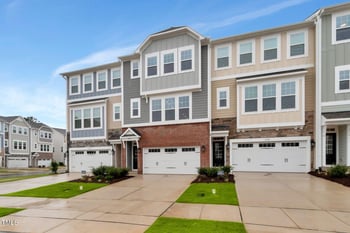 2703 Hunter Woods Dr #557, Apex, NC 27502