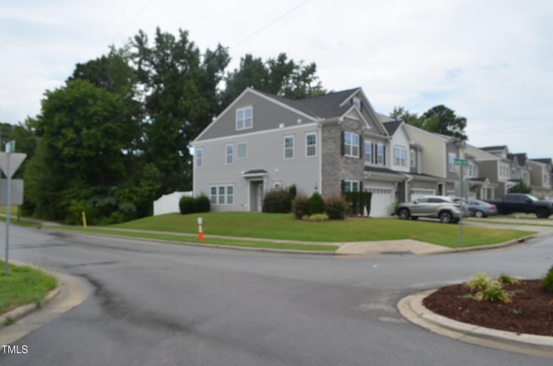 2703 Masonboro Ferry Dr, Apex, NC 27502