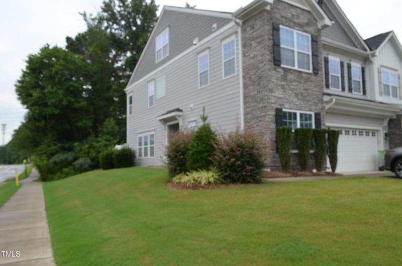2703 Masonboro Ferry Dr, Apex, NC 27502