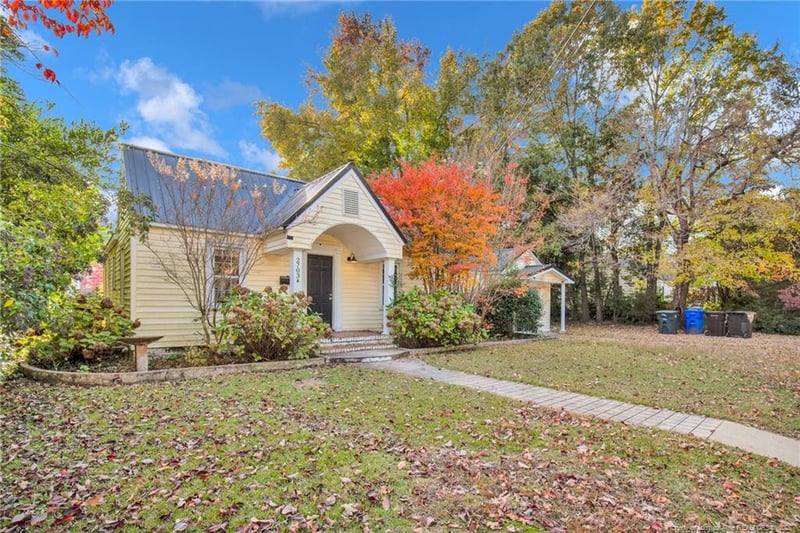 2703 Pecan Dr, Fayetteville, NC 28303