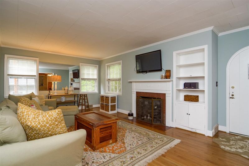 2703 University Dr, Durham, NC 27707