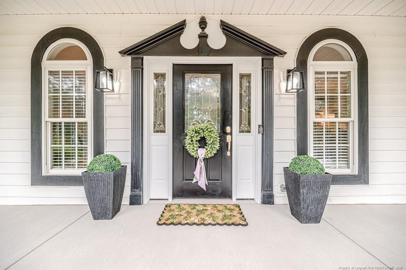 2704 Cobblestone Dr, Sanford, NC 27330
