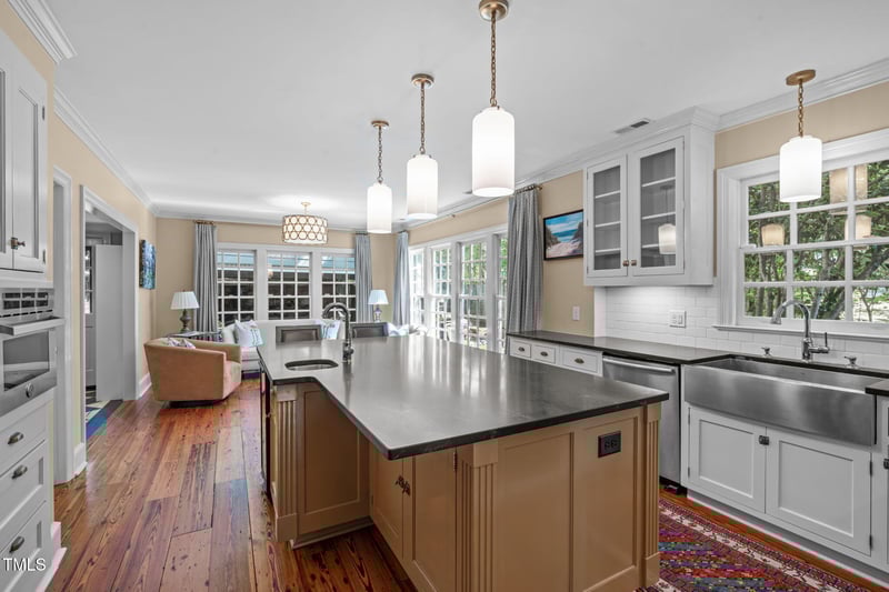 2704 Fairview Rd, Raleigh, NC 27608