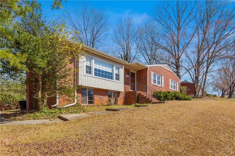 2704 Mckinney St, Burlington, NC 27217