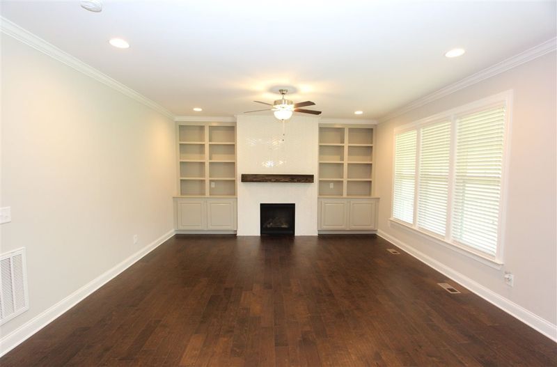 2704 Oxford Bluff Dr, Wake Forest, NC 27587