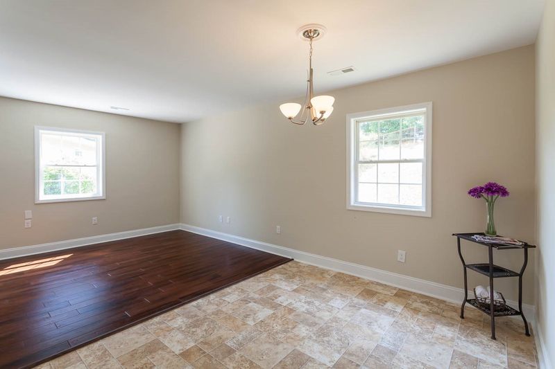 2704 Plainsfield Cir, Raleigh, NC 27610